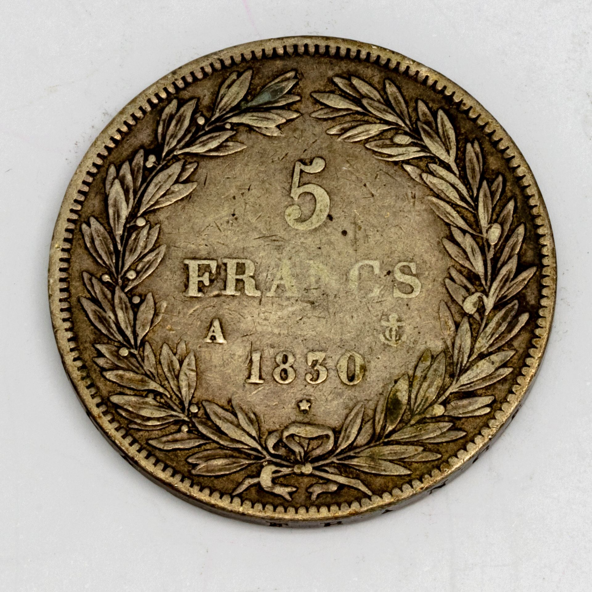 Null Un pièce de 5 francs Louis Philippe 1830
Poids : 24,7 g