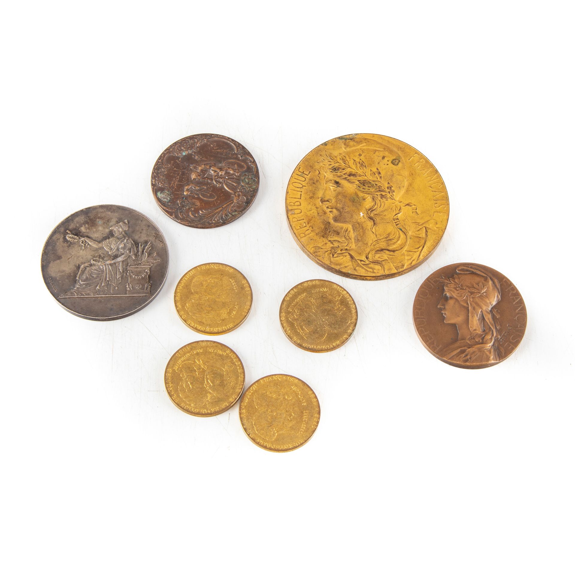 Null Medaillensatz aus Bronze und Kupfer, bestehend aus 4 Gedenkmedaillen auf de&hellip;