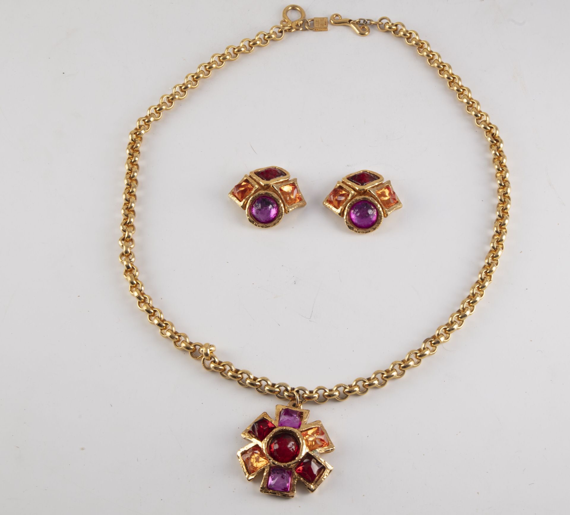Null ALEXIS LAHELLEC - Paris 
Set in gold metal and resin including a necklace w&hellip;