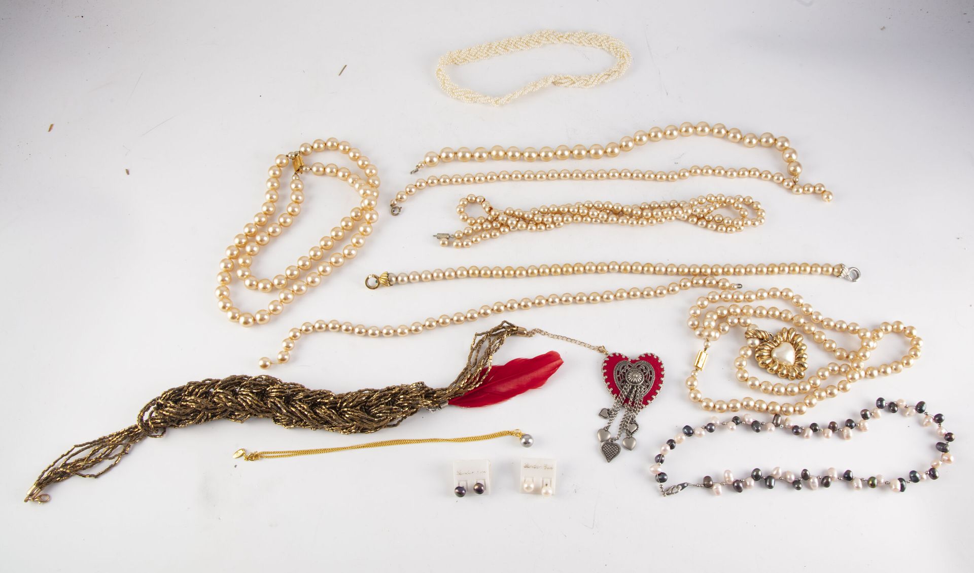 Null Important lot of costume jewelry including necklaces.