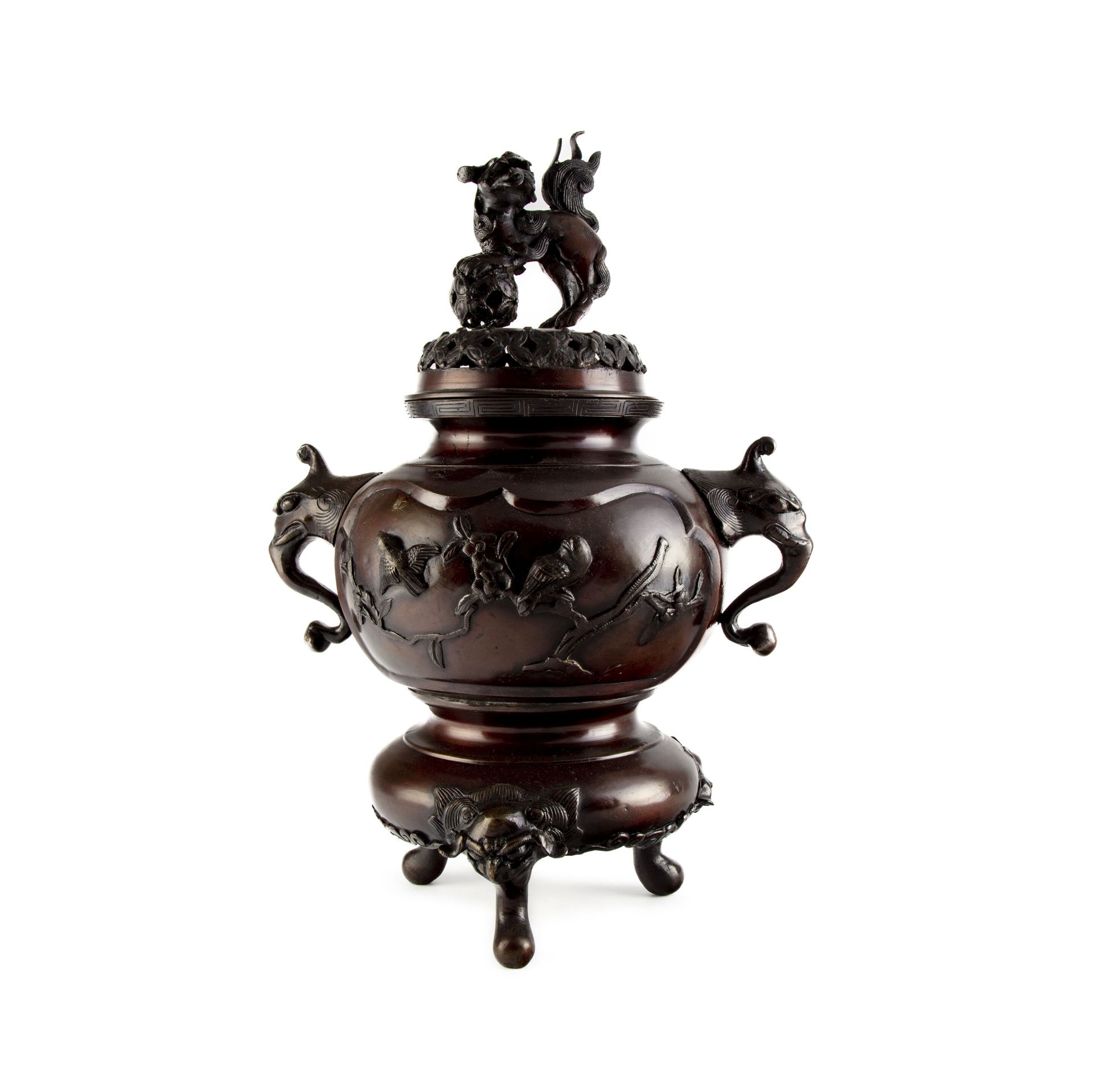 Null JAPAN
Bronze perfume burner with patina 
About 1900
H. 44 cm