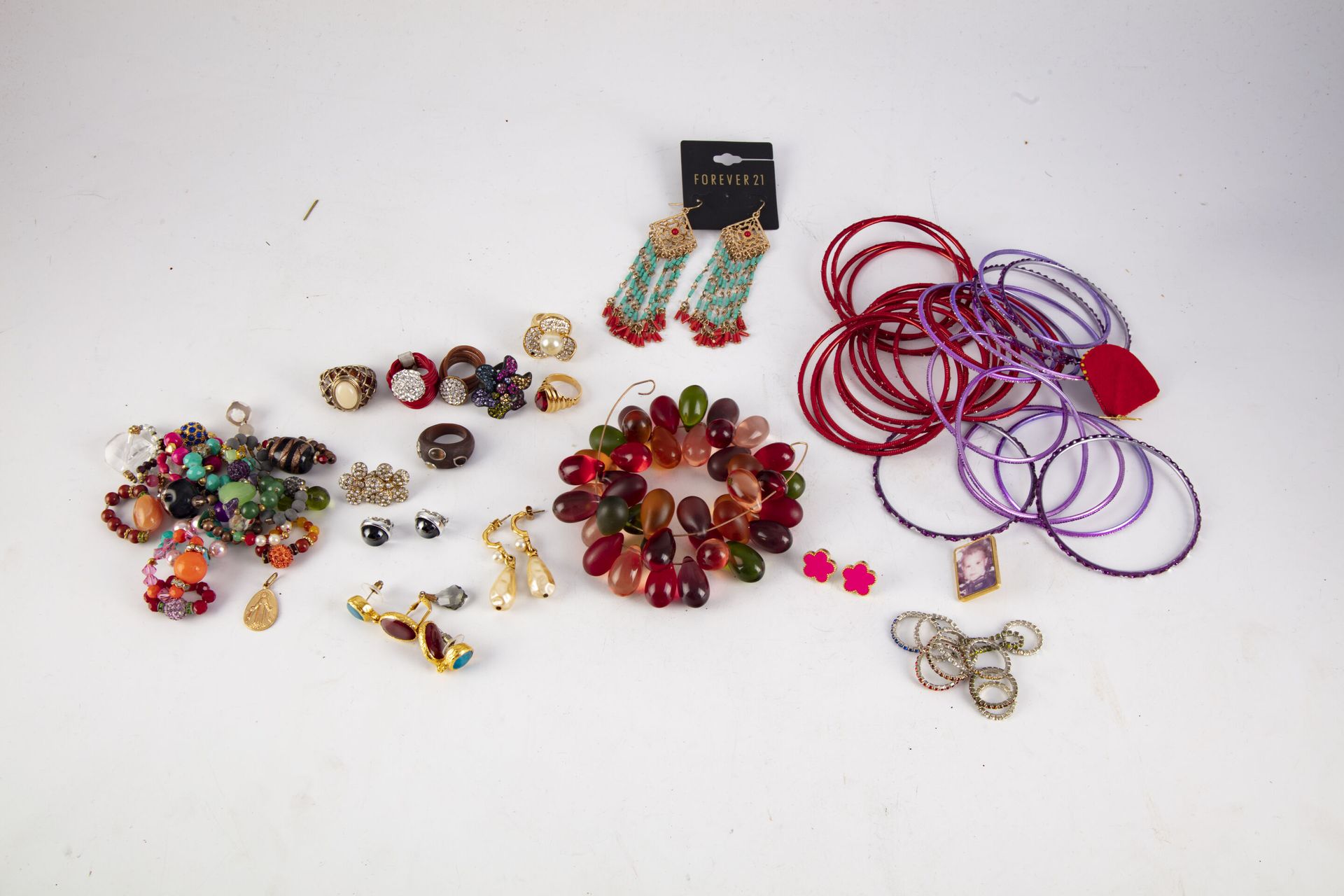 Null Important ensemble de bijoux fantaisies, bagues, colliers, boucles d'oreill&hellip;