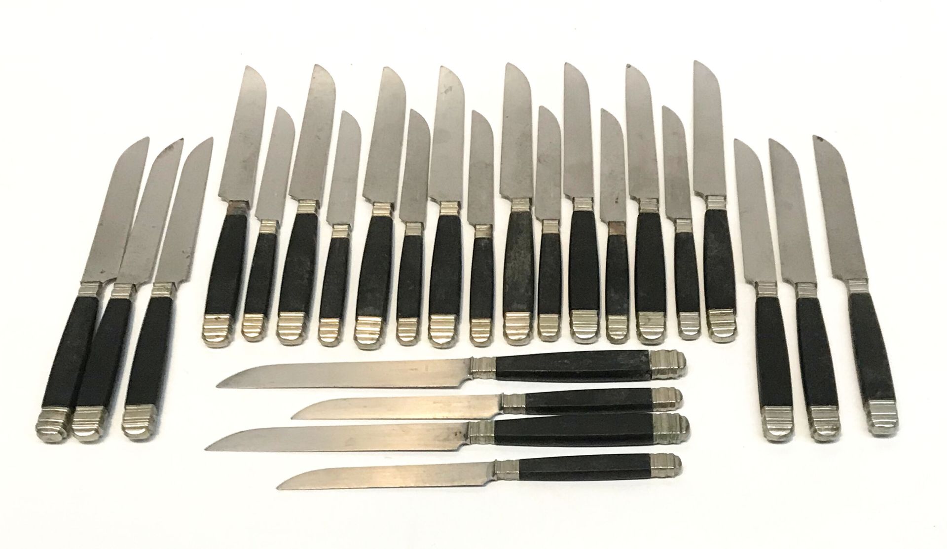 Null Suite de 16 couteaux de table et 9 couteaux à fromage à manche en bois noir&hellip;