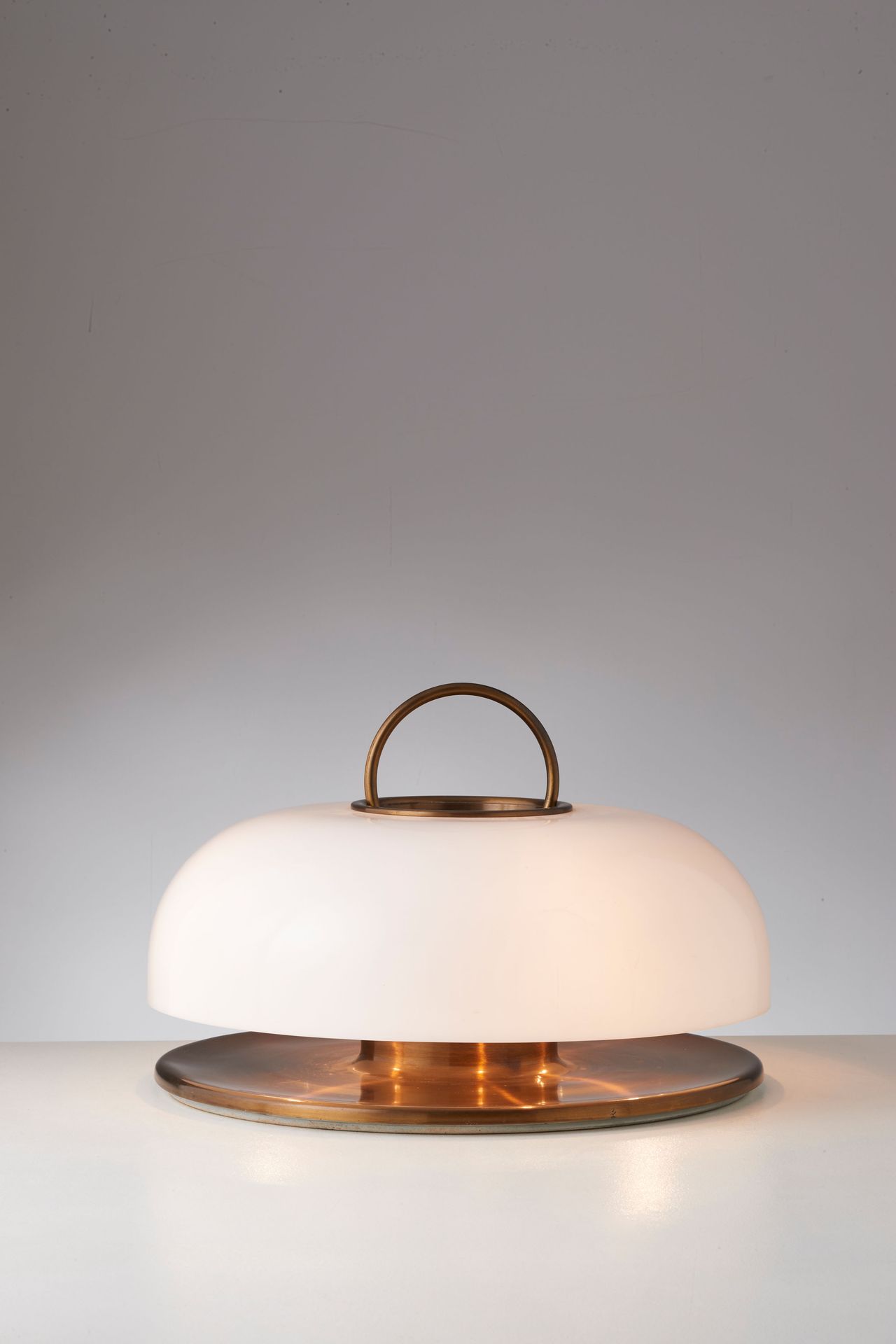 Manifattura Italiana Brass table lamp, perspex opaline. Italy 1960s.
Cm 35x50 
A&hellip;