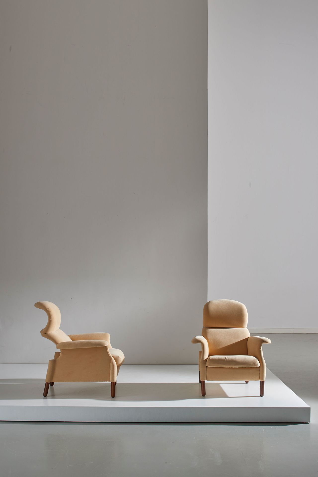 ACHILLE E PIERGIACOMO CASTIGLIONI Pair of armchairs mod. Sanluca. Exotic wood, u&hellip;