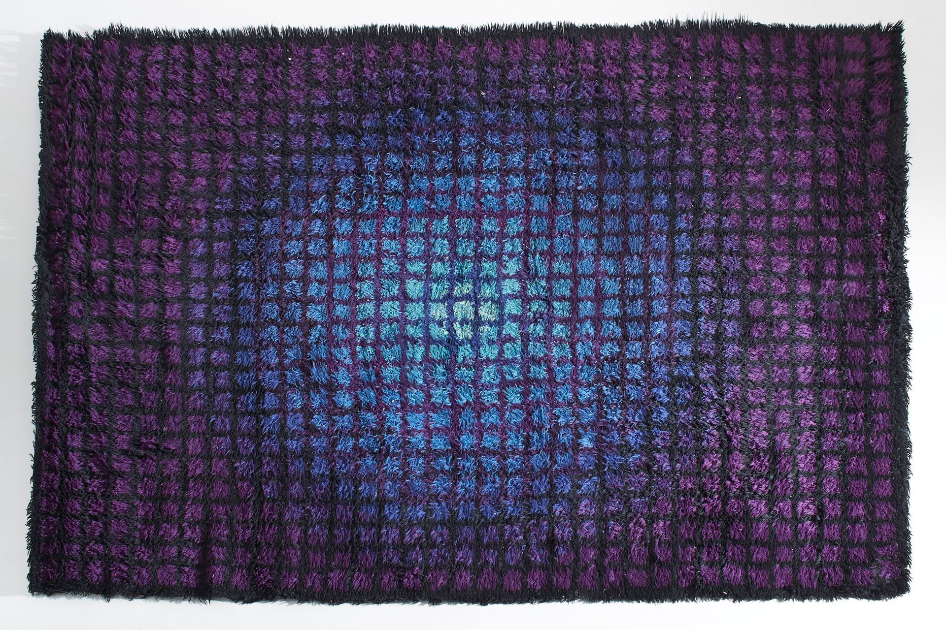 VERNER PANTON (ATTRIB. A) Tapis. Laine et fils synthétiques tissés à la machine.&hellip;