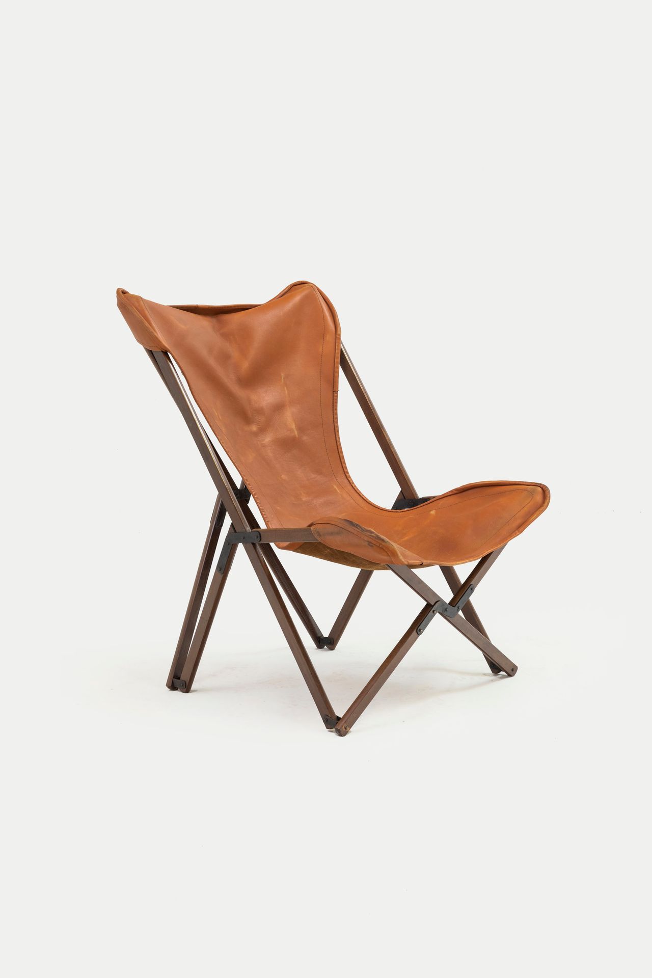 JOSEPH FENDY Fauteuil mod. Tripolina. Bois de hêtre, fer, cuir rembourré. Produc&hellip;