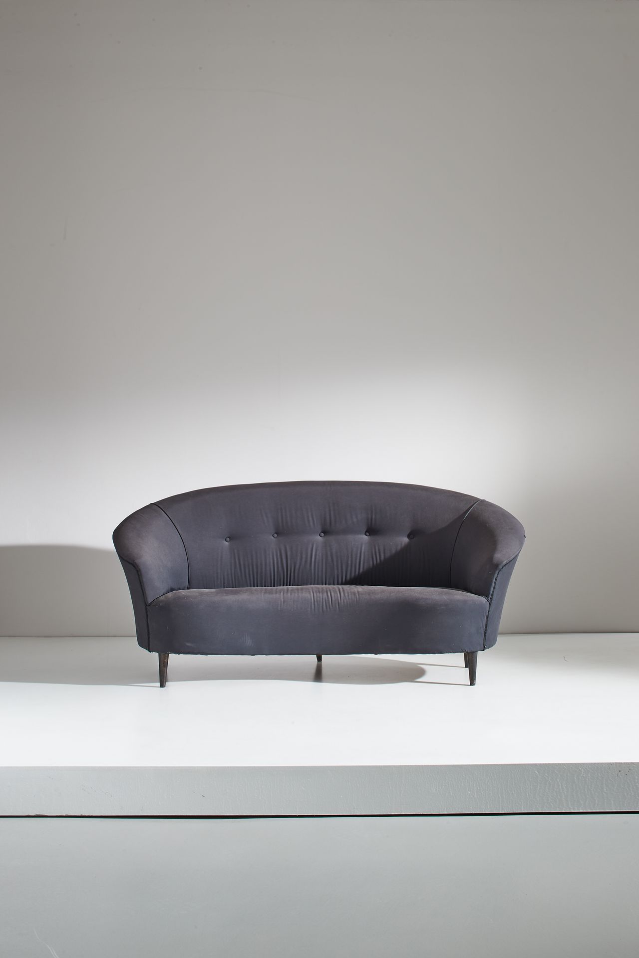 MANIFATTURA ITALIANA Sofa. Turned wood upholstered fabric.
Cm 80x170x70
AN ITALI&hellip;