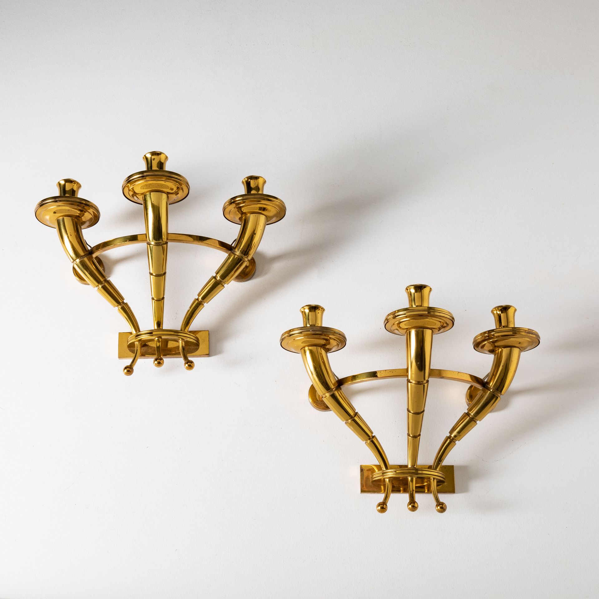 MANIFATTURA ITALIANA Pair of wall lamps. Solid machined brass. Italy 1950s.
27x3&hellip;