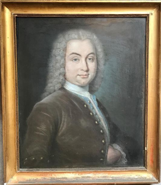 Null ECOLE FRANCAISE du XVIIIe siècle 
Portrait d'homme en perruque 
Pastel ento&hellip;
