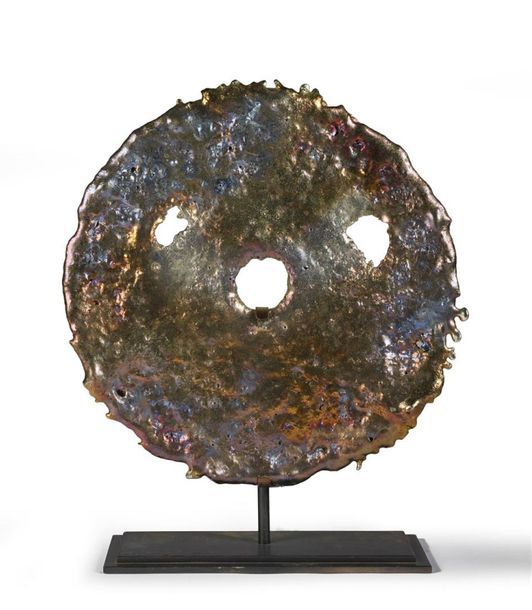 Null TRAVAIL CONTEMPORAIN
Disque
Épreuve en bronze lustré sur socle quadrangulai&hellip;