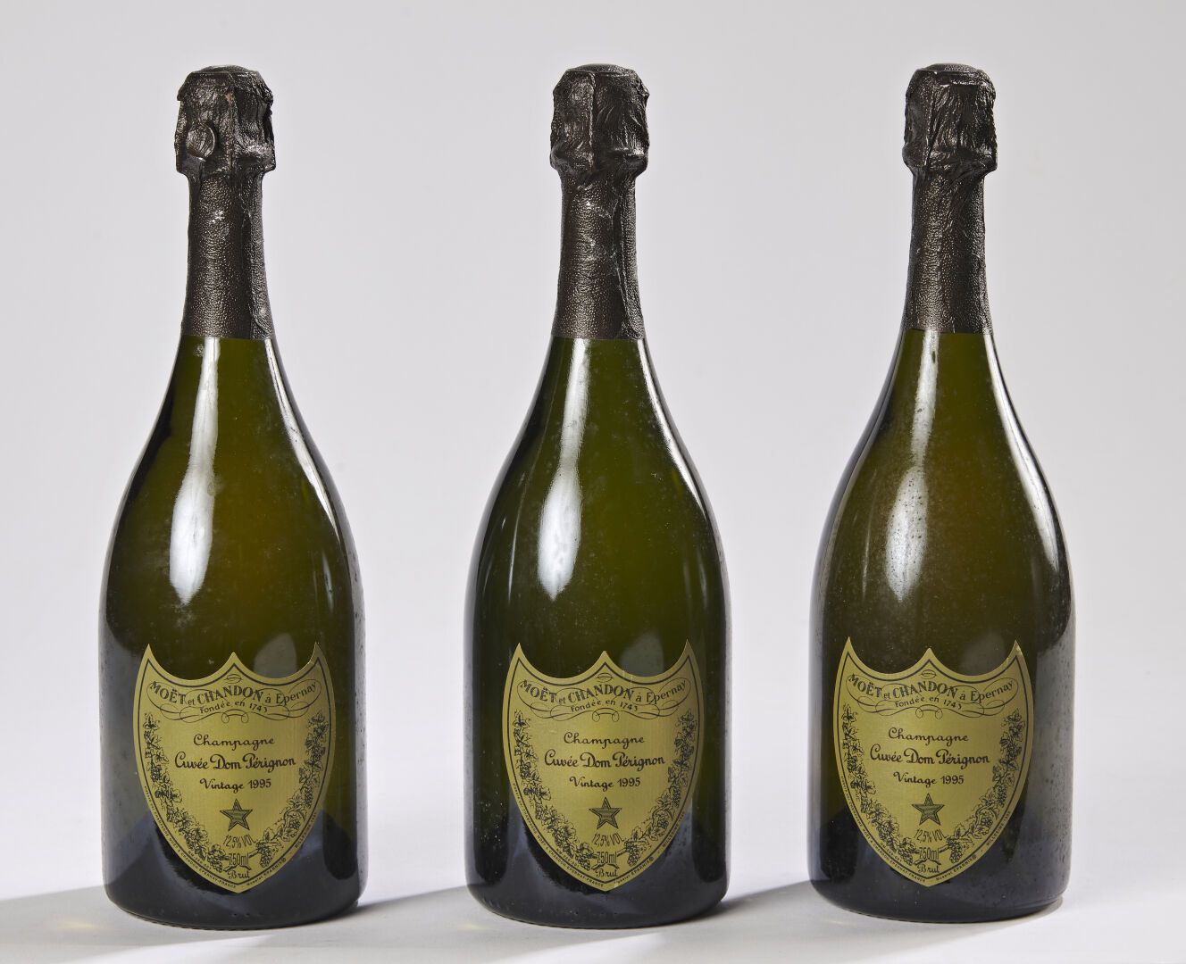 Null Moet & Chandon 

Cuvée Dom Perignon

Vintage 1995

3 bouteilles