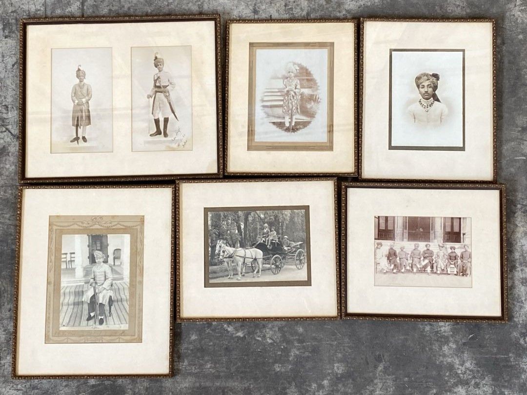 Null 一套七张黑白照片，描绘了印度的生活场景和戴头巾的人。 

斋浦尔的Maharadja Sahit的黑白照片。

黑白照片，是一张儿童马哈拉德加的全身像&hellip;