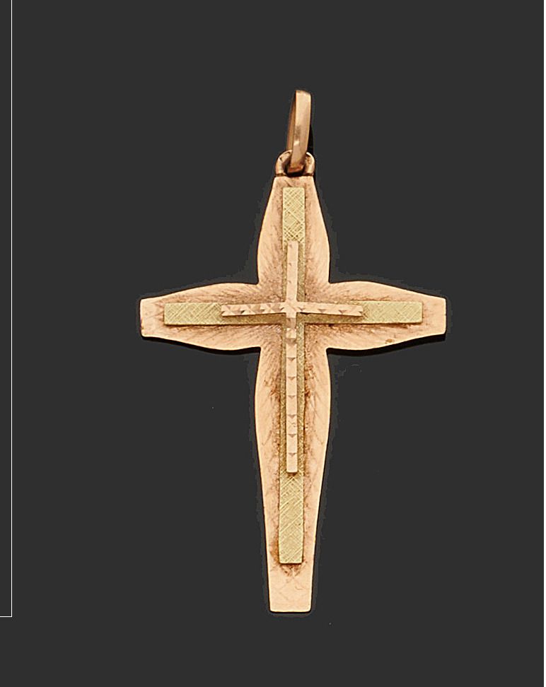 Null 坠子十字架，黄金750千分之几的色调，刻在普通的底部。
(小颠簸)。
高度：4,7厘米
毛重：3.4克