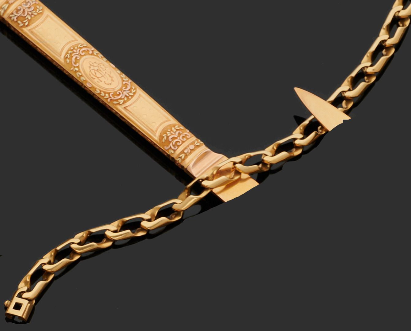 Null FRED
黄金75万分之一的铰链式手镯，镂空链节交错排列。
(穿)。
被打了。
长度： 19 cm 
毛重 : 28,9 g