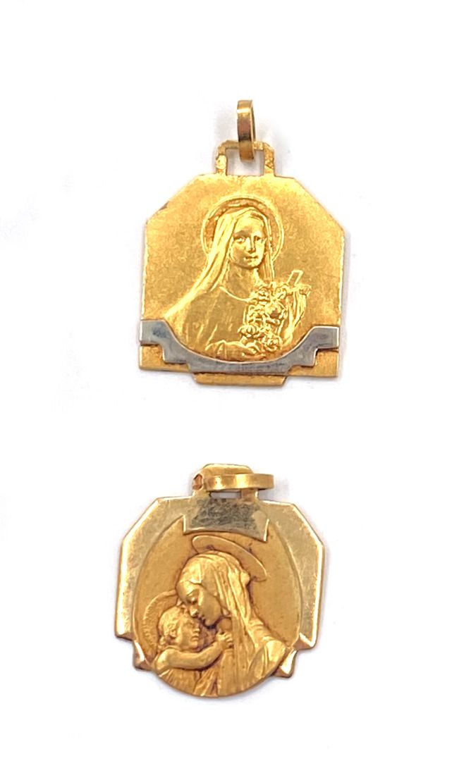 Null LOT de deux médailles en or jaune 750 millièmes chacune gravée figurant une&hellip;