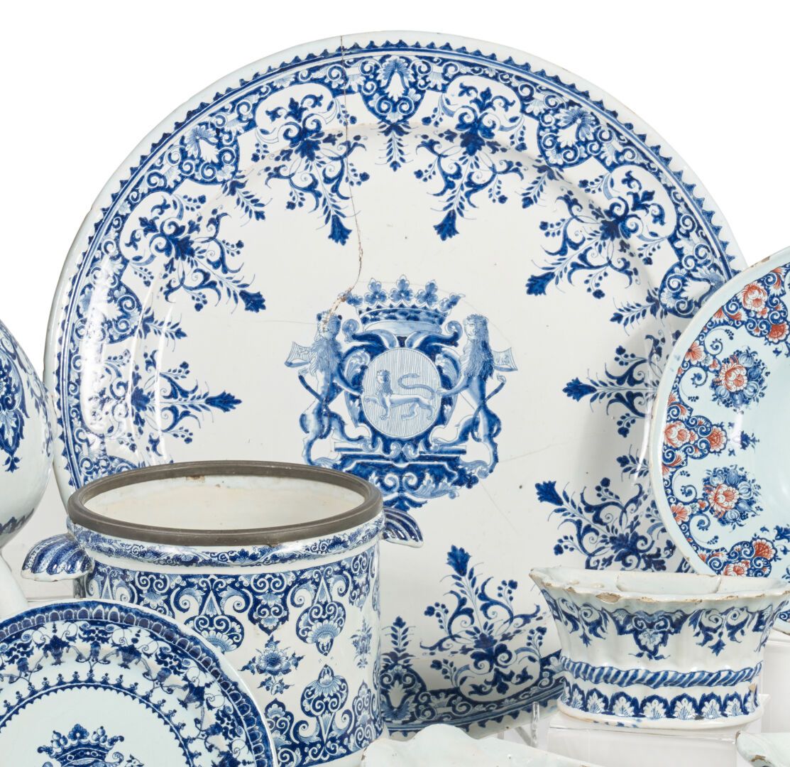 Null Rouen
Grande piatto rotondo in terracotta con decorazione monocroma blu al &hellip;