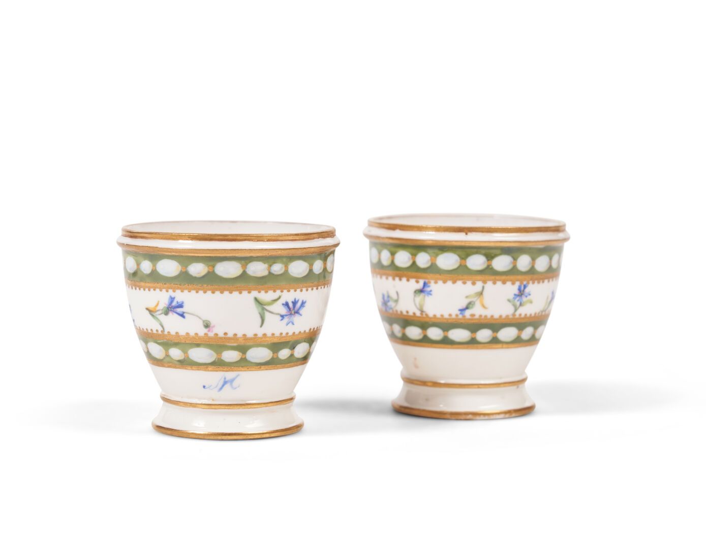 Null Sevres
Two egg cups in soft porcelain of the service with pearls and barbel&hellip;