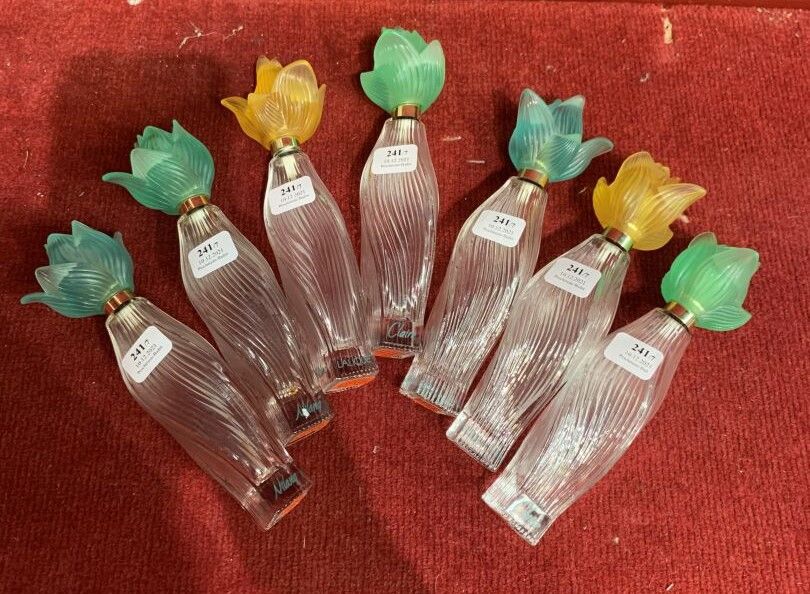 Null CRYSTAL LALIQUE 

Set of seven perfume bottles "Claire de Nilang". 

Proofs&hellip;