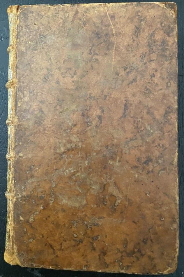 Null 卢梭（Jean-Jacques）。

音乐词典》。巴黎，Veuve Duchesne，1768。

马里布小牛皮，书脊有棱纹。

(原样)