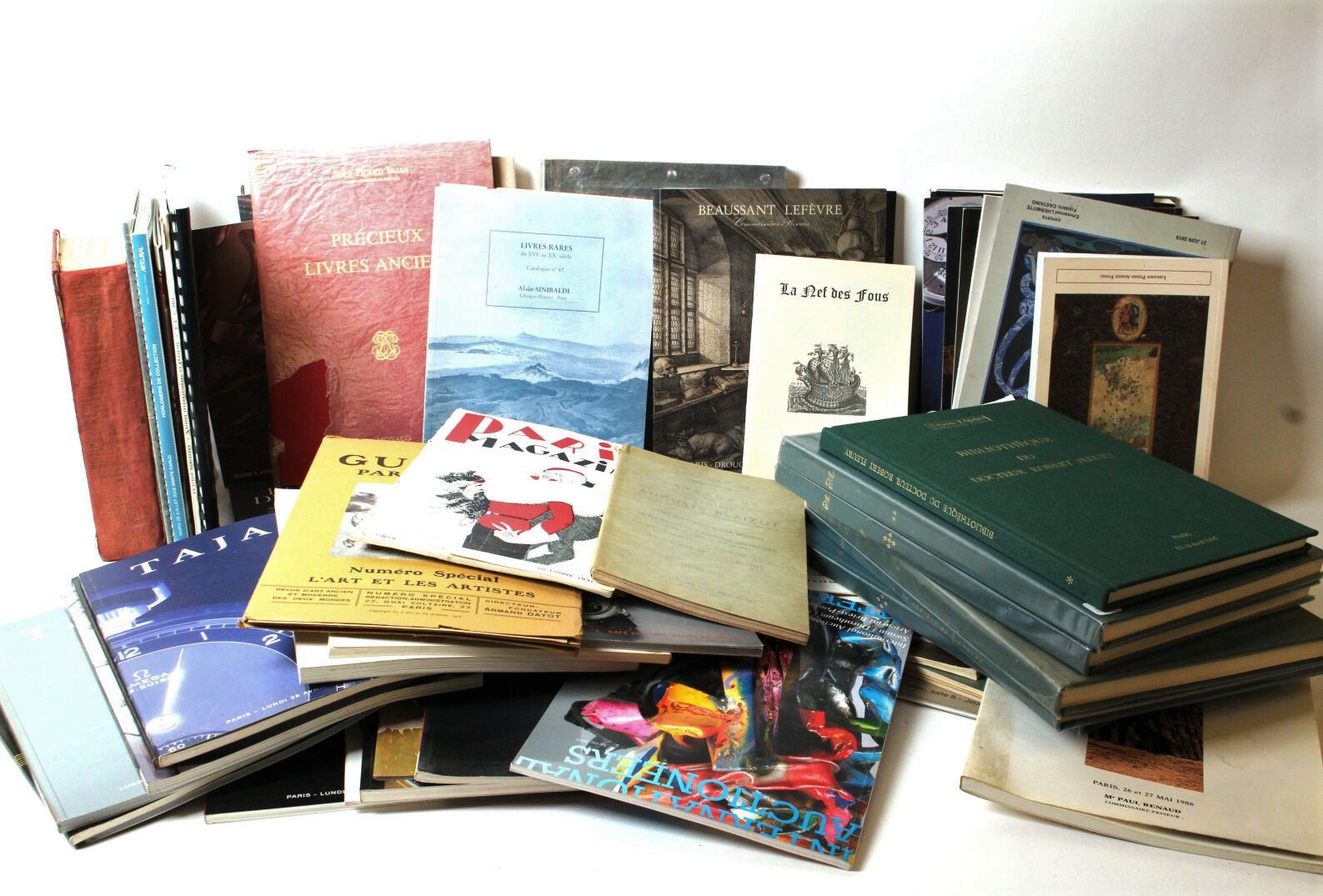 Null LOT of auction catalogs