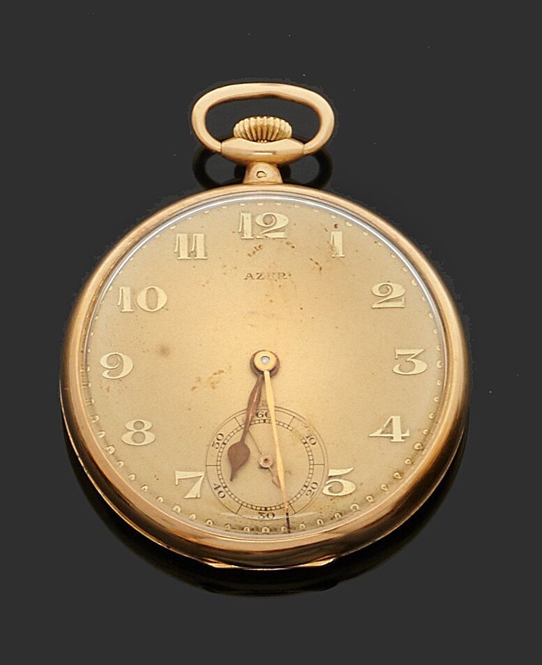 Null POCKET WATCH in yellow gold 750 thousandths, the bottom engraved with nets,&hellip;