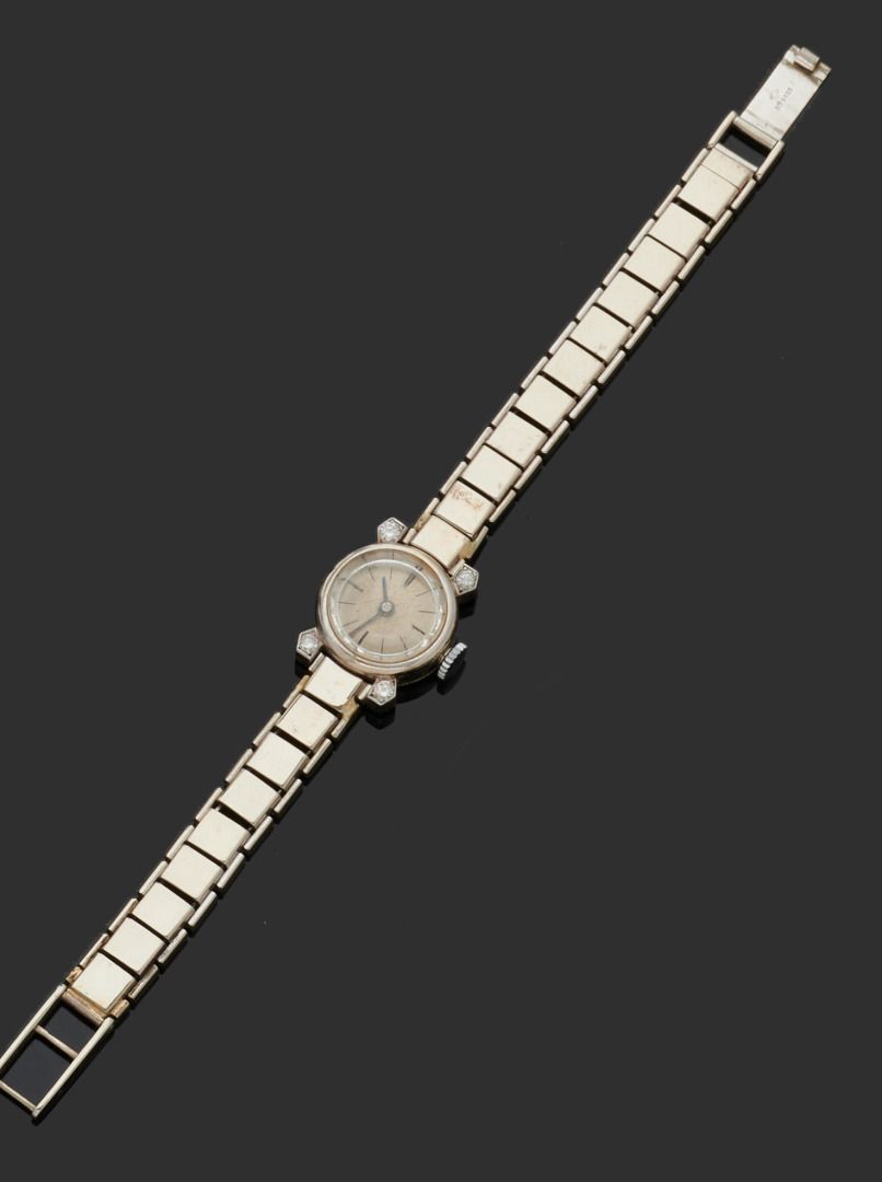 Null Damenarmbanduhr aus 750er Weißgold und 850er Platin, die Uhr hat eine runde&hellip;