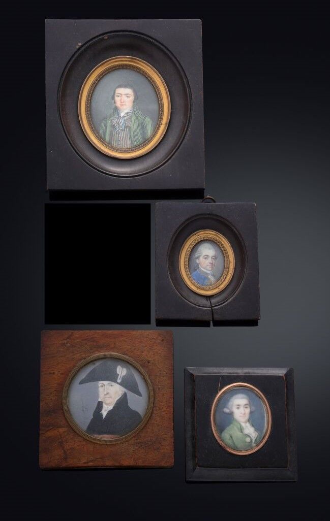 Null Quatre miniatures de forme ronde et ovale figurant des portraits d'hommes, &hellip;