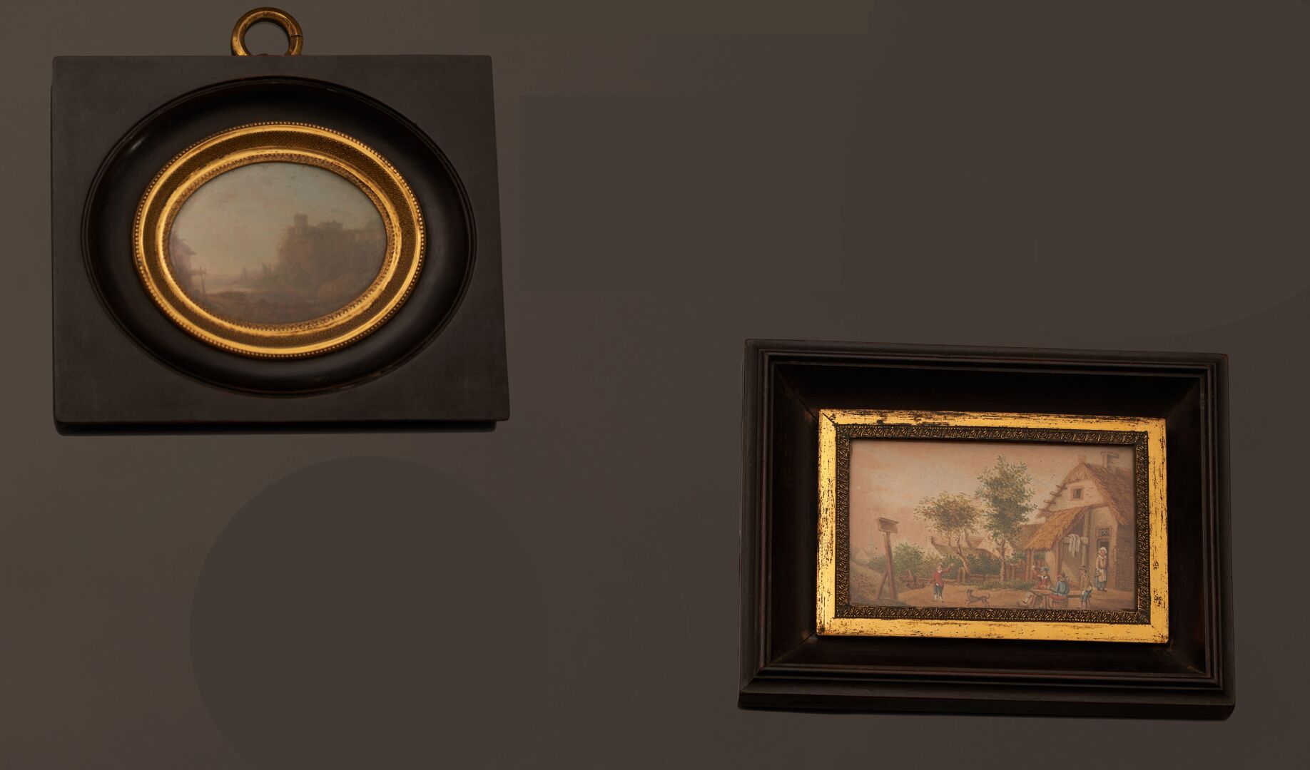 Null 有人物的风景和村庄场景，镀金的金属圈在发黑的木框中。
19世纪
尺寸：11 x 9.5厘米和13 x 9.5厘米
(意外事件)