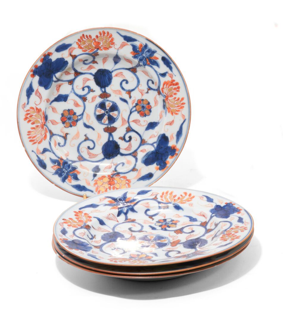 Null China
Cuatro platos de porcelana con decoración Imari azul, roja y dorada d&hellip;