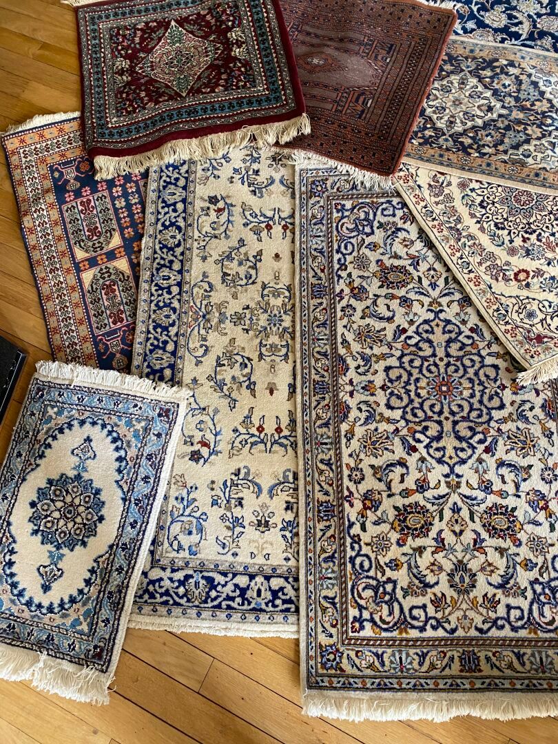 Null NAIN, TEBRIZ et divers 
Ensemble de petits tapis d'Orient modernes à décor &hellip;