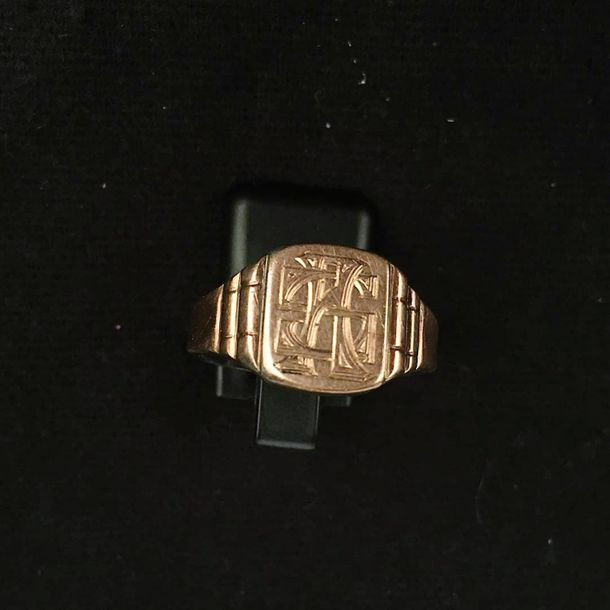 Null BAGUE chevalière d'homme en or jaune 750°/oo et argent 950°/oo, monogrammée&hellip;