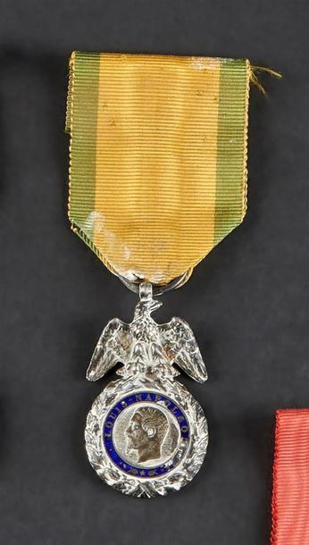 Null Second Empire, Médaille militaire, deuxième type en argent et émail (petits&hellip;