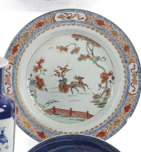 Null Chine
Assiette en porcelaine à décor polychrome des émaux de la Famille ros&hellip;