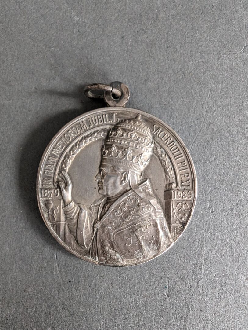 Null Vatican. Pie XI (1922-1939)
Médaille en argent 1929 montée en pendentif 43m&hellip;