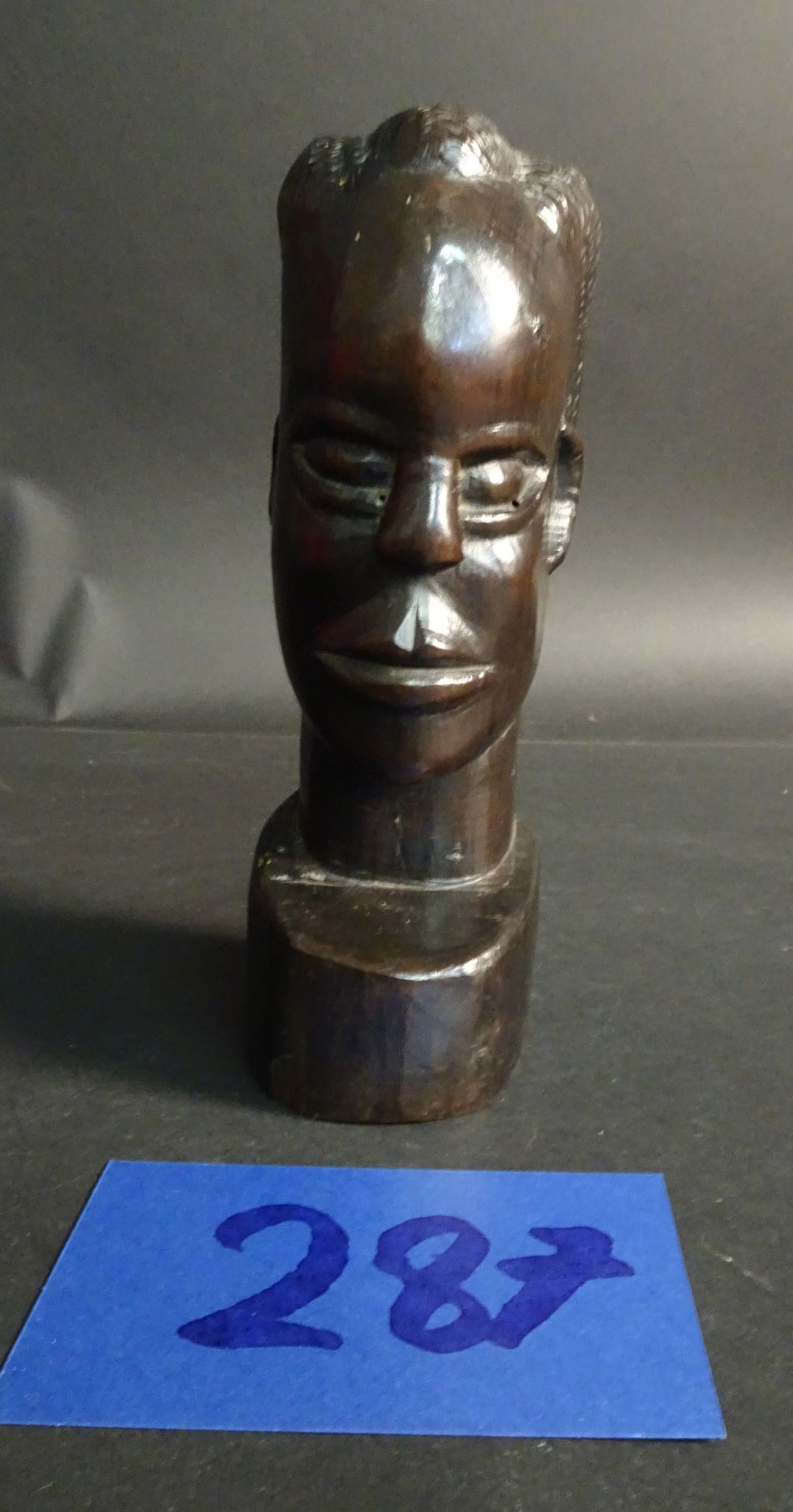 Null Sculpture « Tête Jeune homme » bois ébène vers 1950.

Diamètre : 22 cm