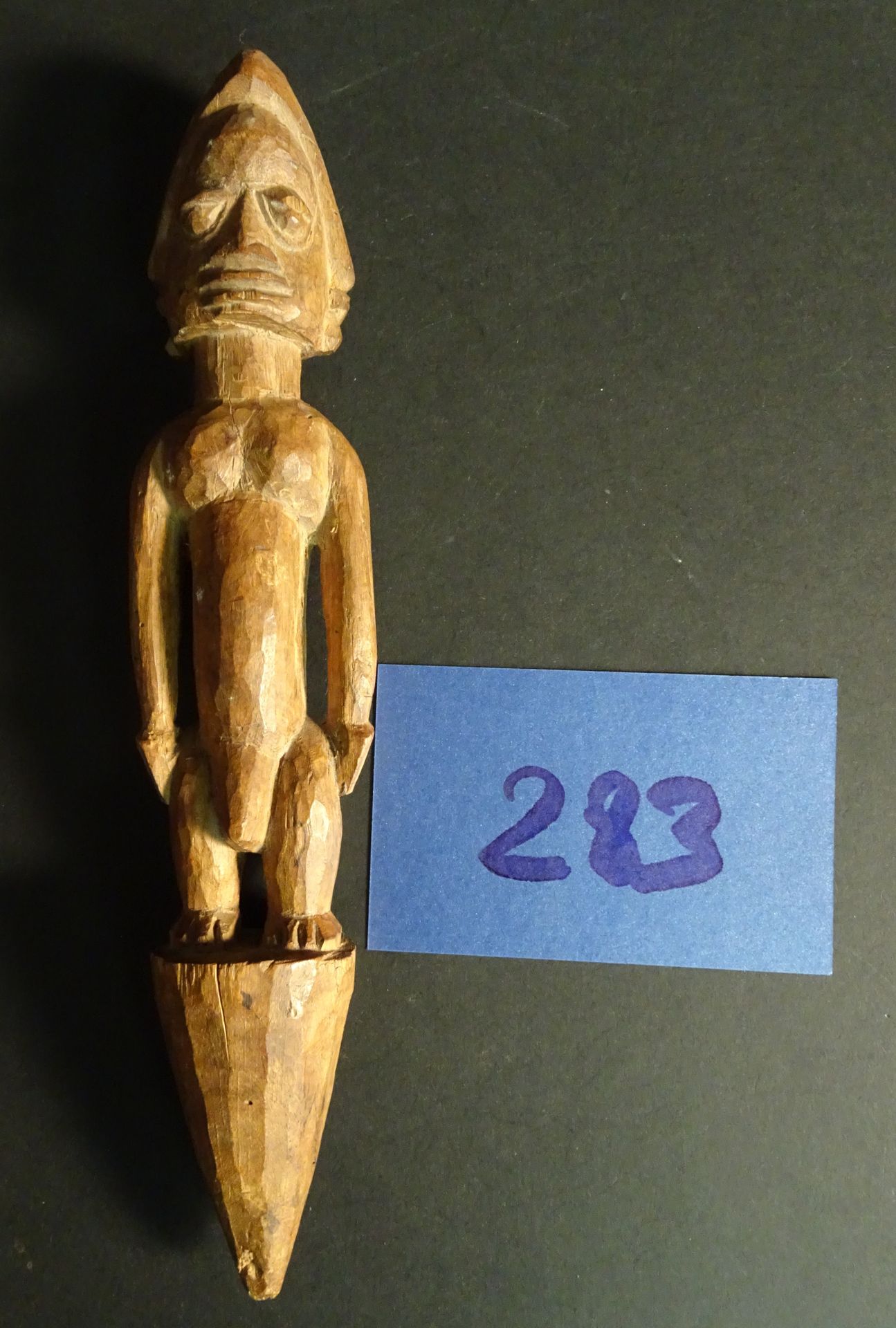 Null Sculpture Burkina Faso, bois, ancien.

Diamètre : 31 cm