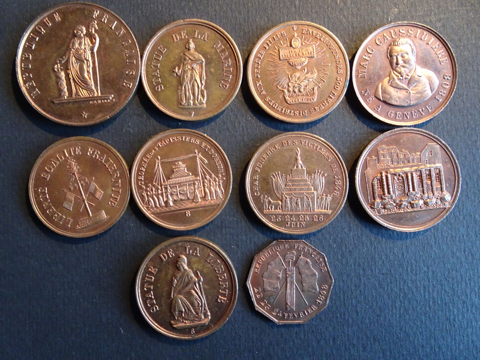 Null 为1848年10月23日和24日的革命编辑的硬币。雕刻家丹尼尔-J + 4枚奖章 1848年5月21日协和广场的盛宴 + 向1848年受害者致敬的奖章&hellip;
