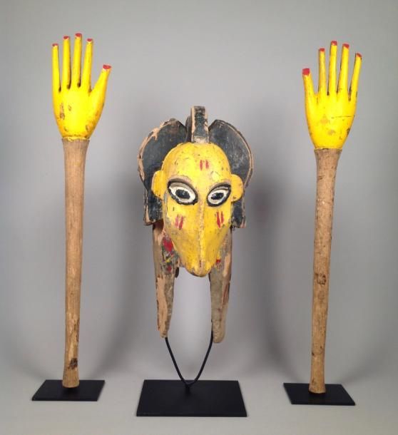 Null Tête et mains de femme 

(éléments de marionnette géante) 

Bois peint en j&hellip;