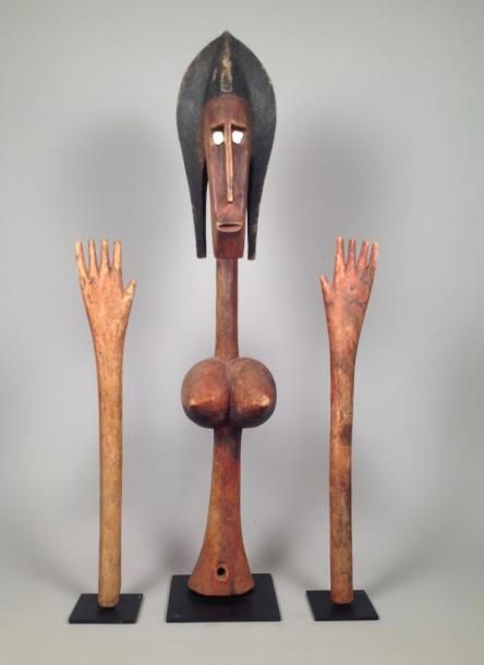 Null Buste et mains de femme 

(éléments de marionnette géante) 

Bois peint en &hellip;