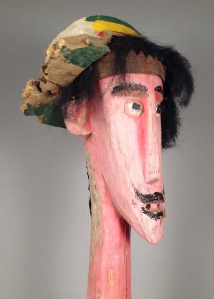 Null Homme coiffé d’un chapeau (marionnette) 

Bois peint en rose avec des détai&hellip;