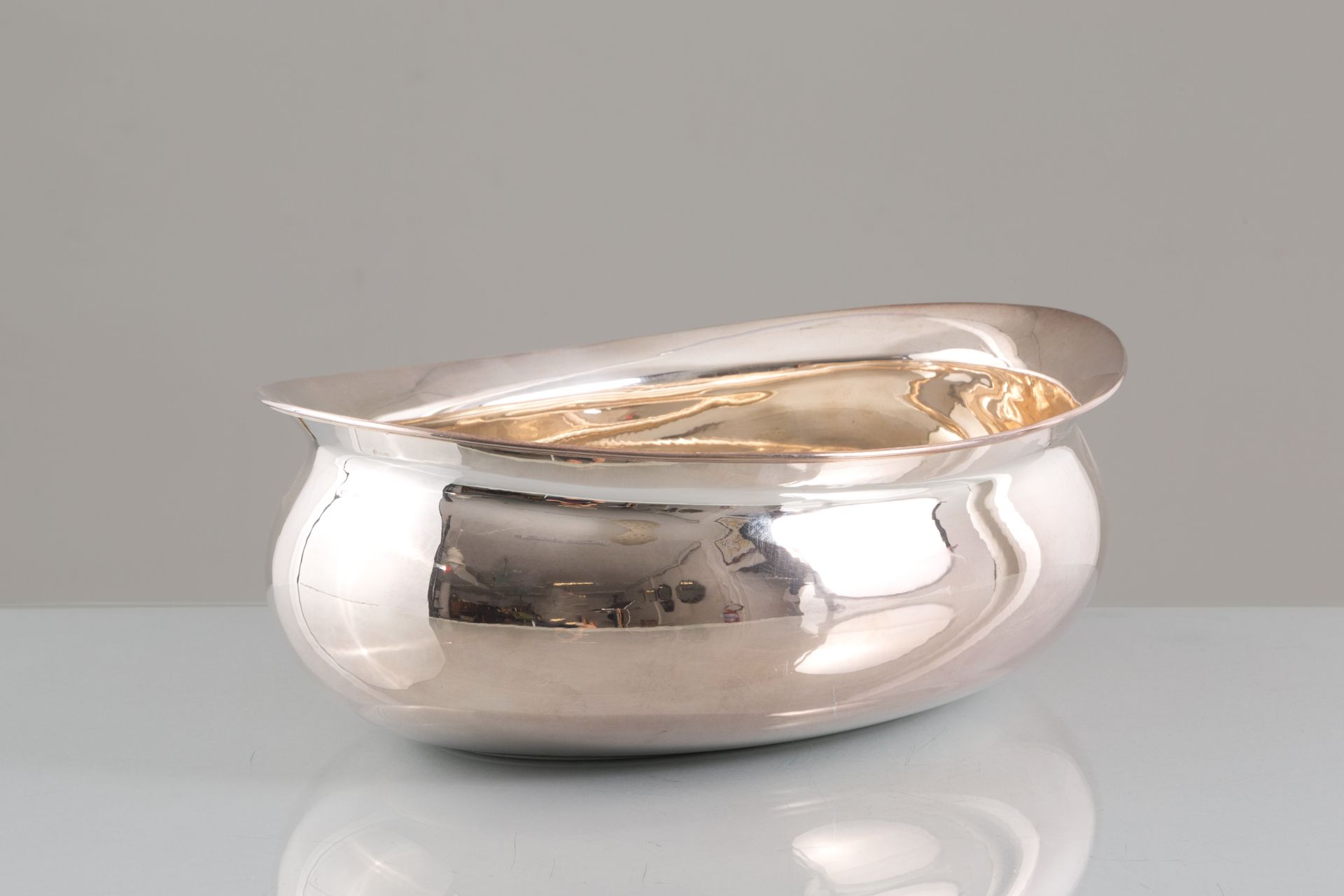 800 silver oval bowl, gr. 835 ca. 20th century Bol ovale en argent 800, gr. 835 &hellip;