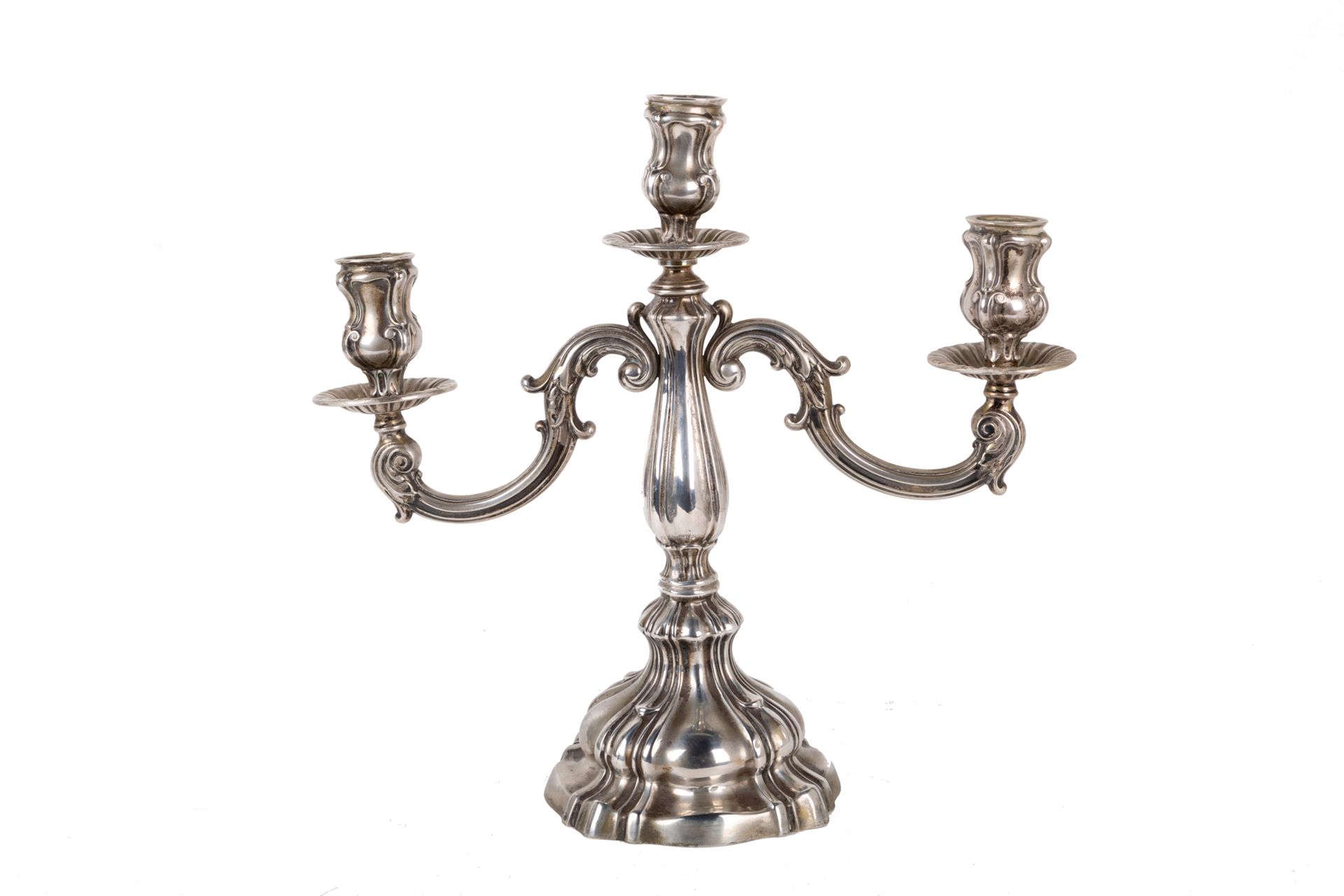 800 silver candelabra, gr. 460 ca. 20th century Candélabre à trois flammes en ar&hellip;