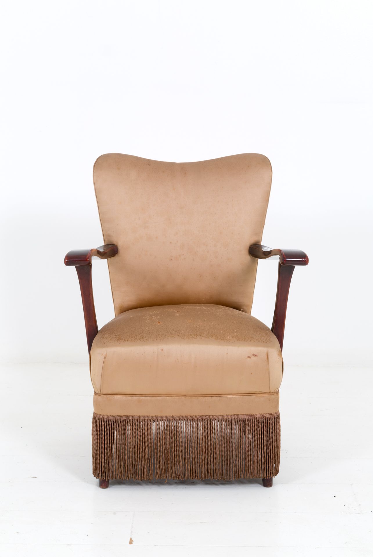 OSVALDO BORSANI for ABV. Armchair with wooden armrests OSVALDO BORSANI（瓦雷多，1911年&hellip;