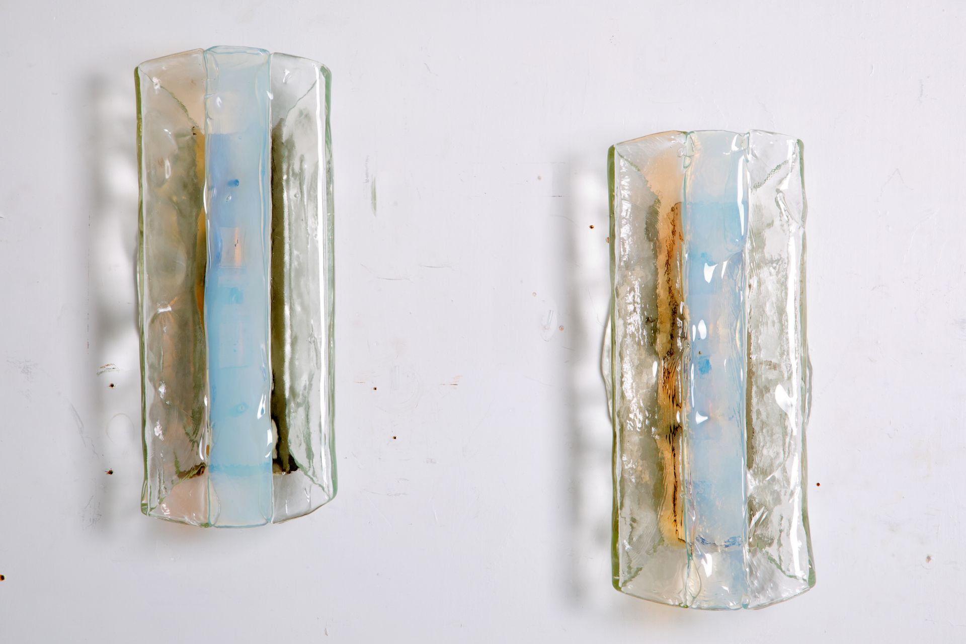 Two Murano glass sconces. MAZZEGA. 1960s 一对穆拉诺玻璃壁灯。MAZZEGA制作。1960s.措施长17厘米，高40厘米&hellip;