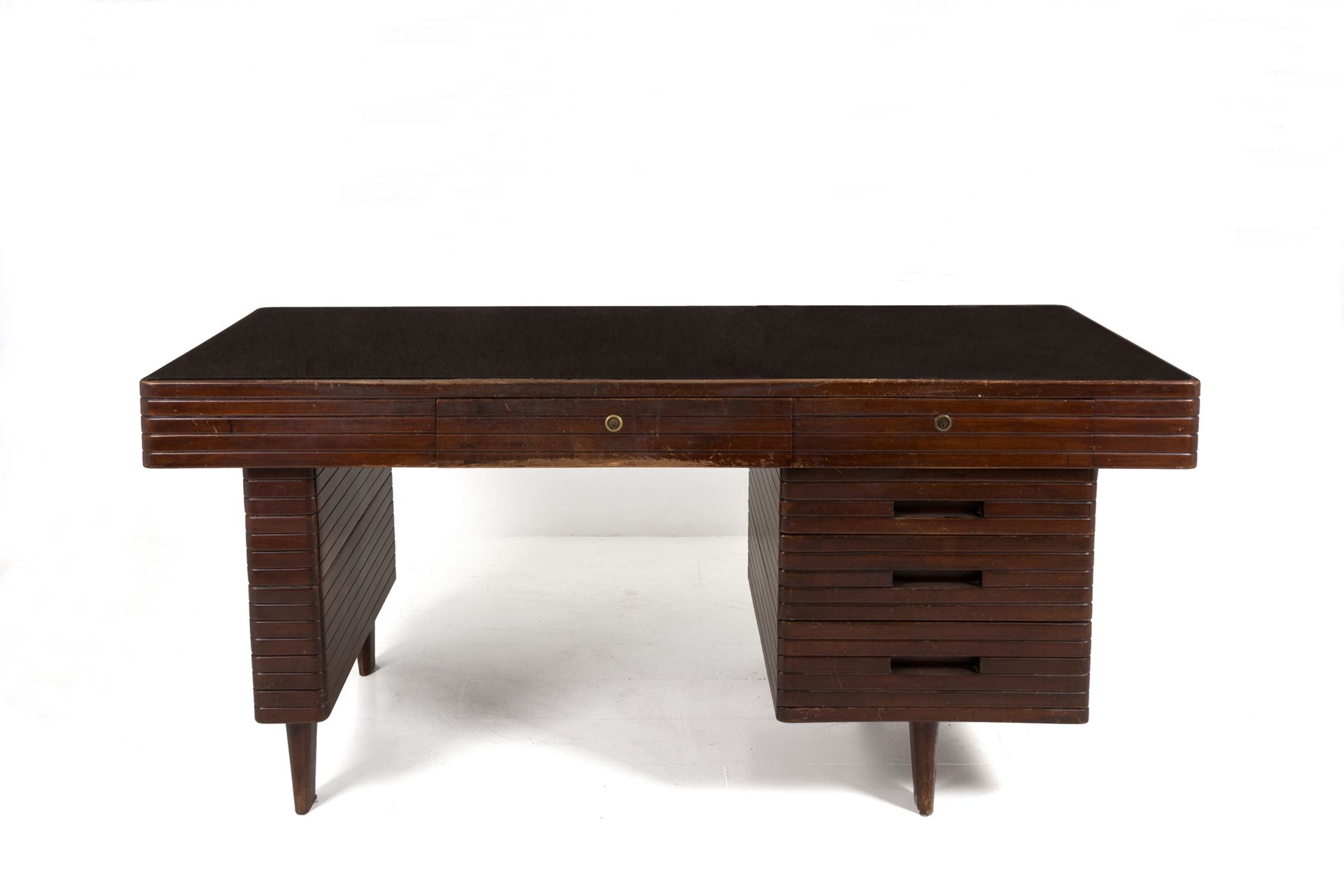 GIO PONTI (Attr). Wooden desk. 1950s GIO PONTI (Attr.) (Milan, 1891-1979). Burea&hellip;