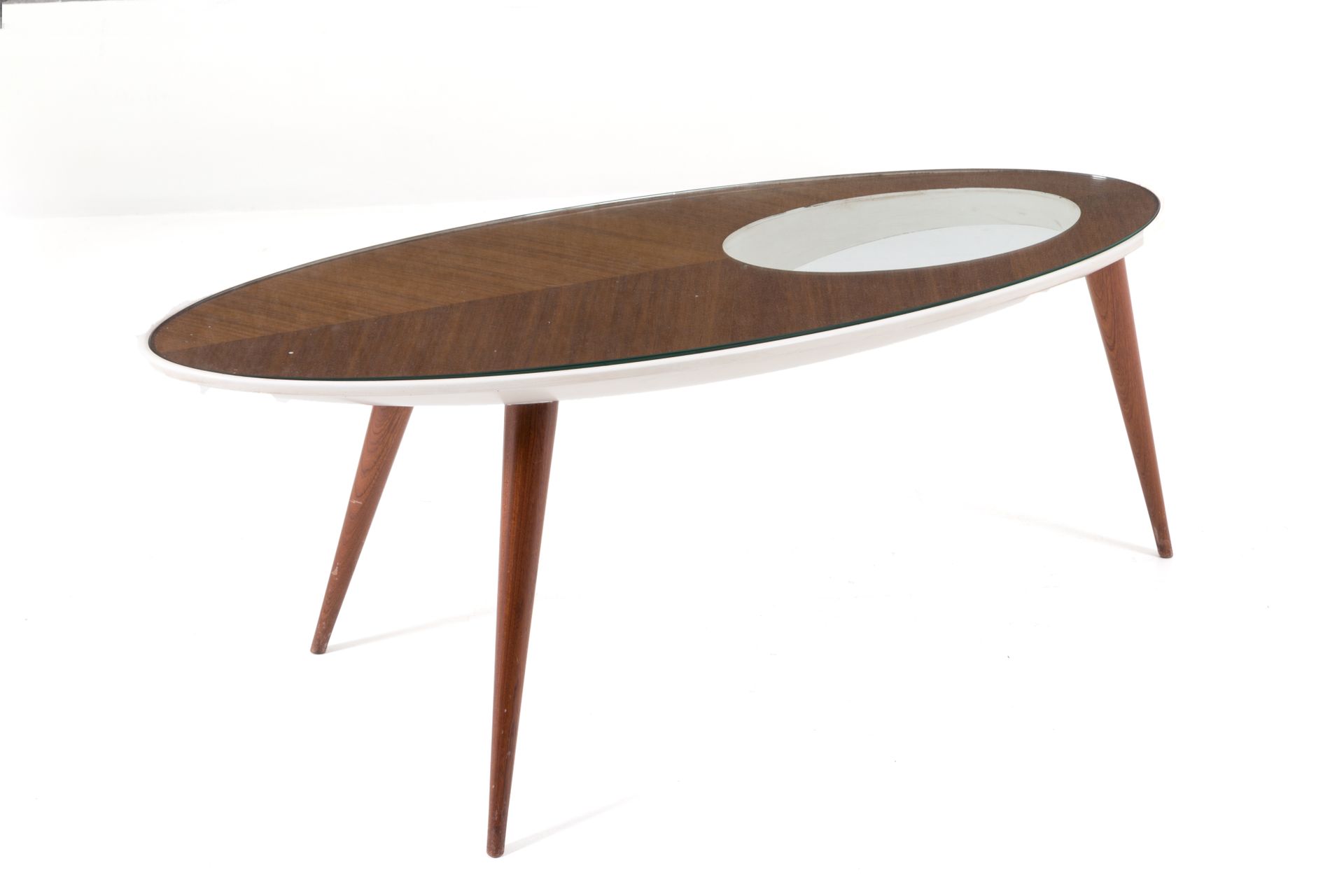 Wooden coffee table in the style of Gio Ponti 吉奥-庞蒂（米兰，1891-1979）风格的漆木和珍贵木材的小桌子。&hellip;