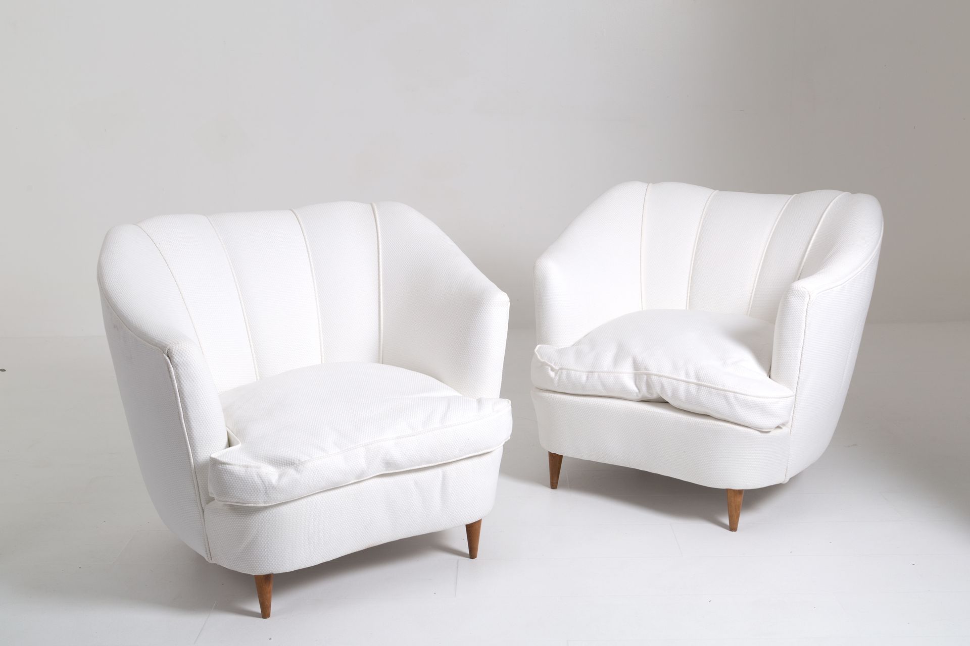 GIO PONTI. Two armchairs. CASA E GIARDINO GIO PONTI (Milan, 1891-1979) pour CASA&hellip;