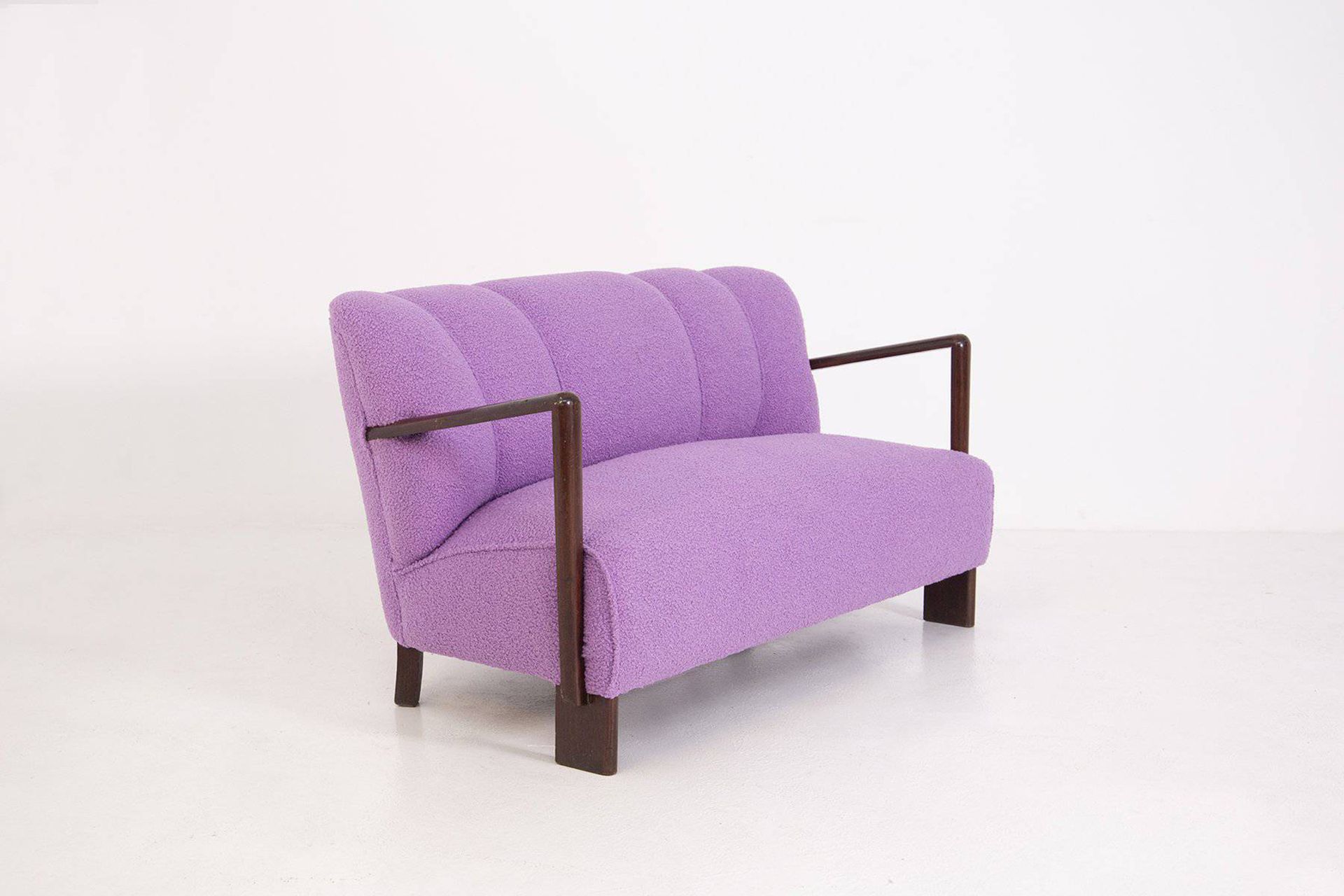 Sofa in purple bouclé. Italy. 1950s Two-seater sofa with wooden frame and seat u&hellip;