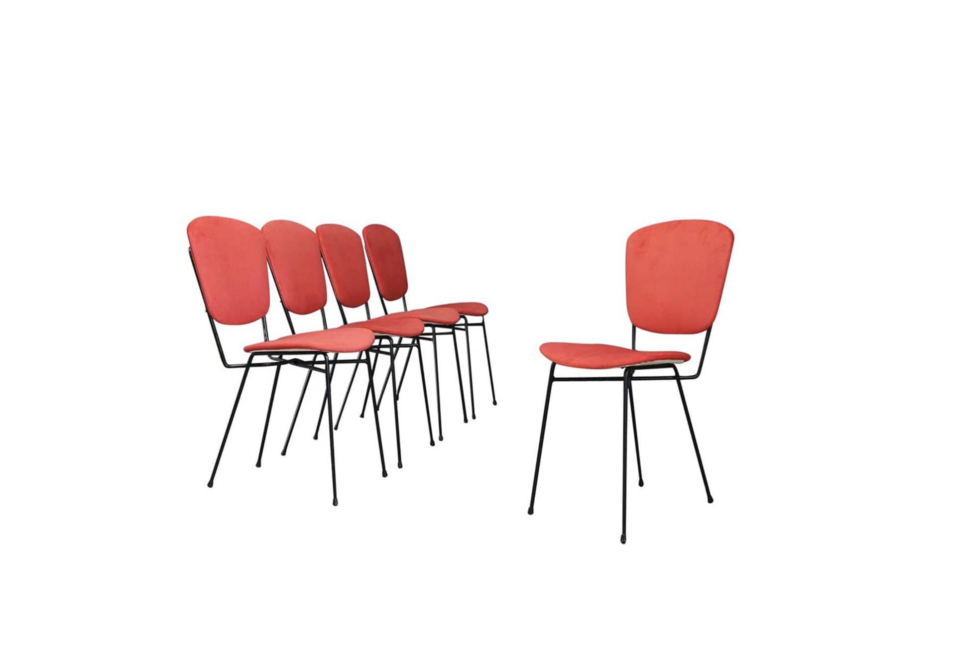 Five wooden and iron chairs. DORO CUNEO Cinq chaises avec pieds en tige de fer p&hellip;